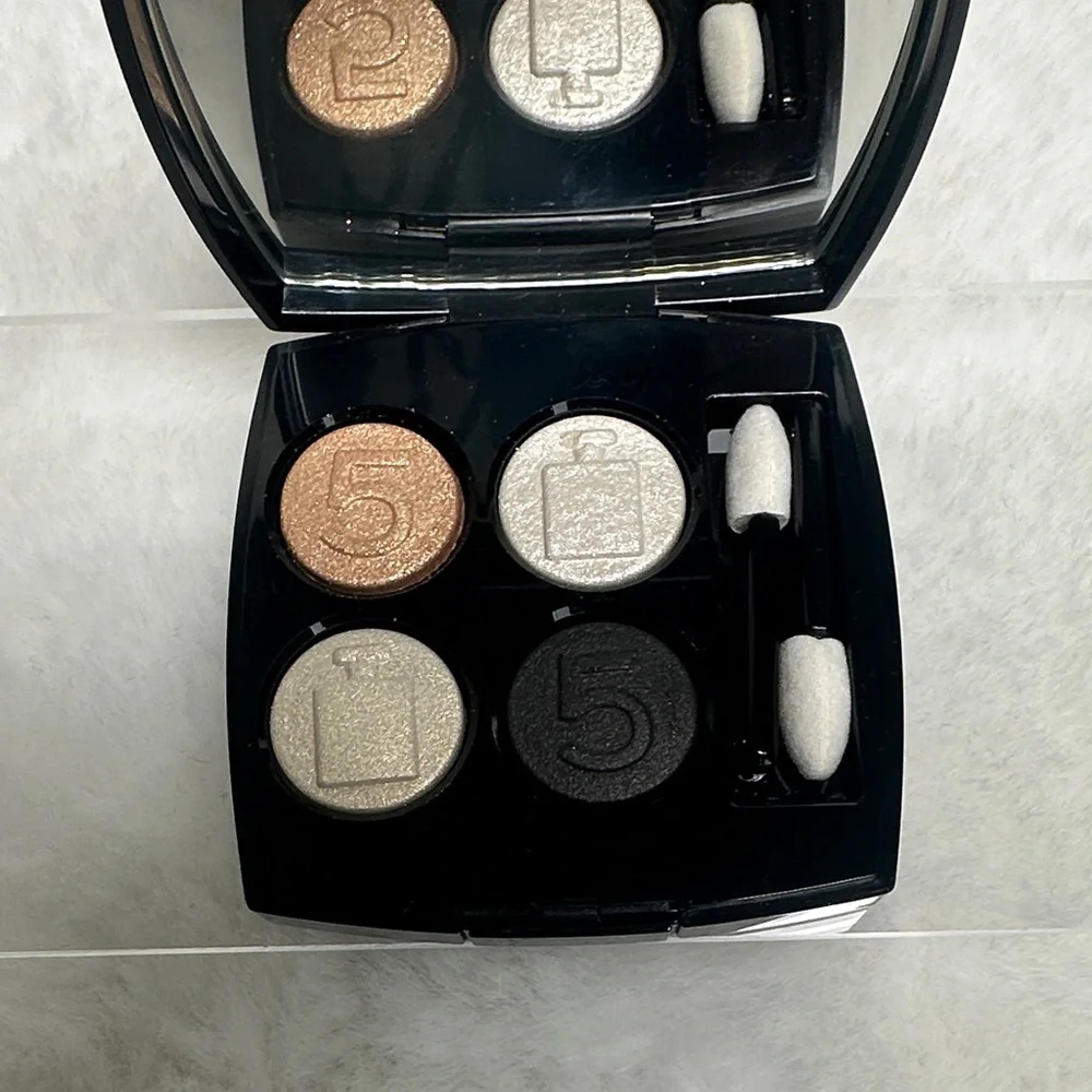 CHANEL Les 4 Ombres “Limited Edition” Eyeshadow Pallet - Picture 3 of 9